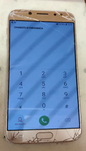 Samsung Galaxy J7 Pro con la pantalla rota antes de la reparación